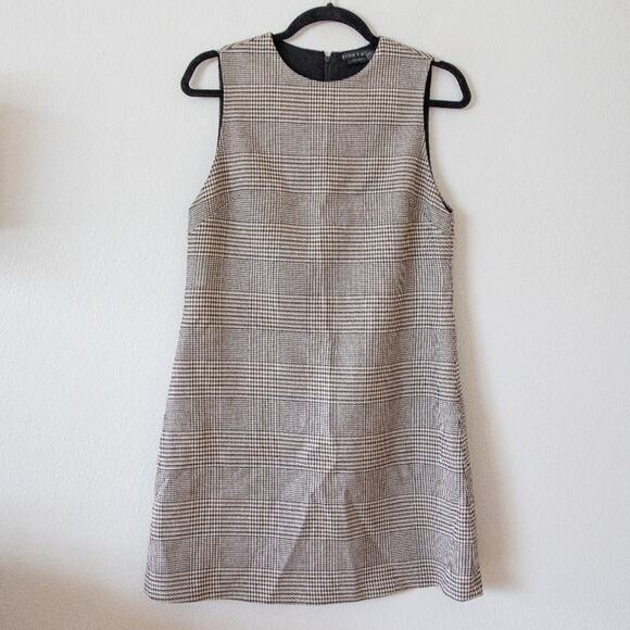 Alice + Olivia Dresses & Skirts - Alice And Olivia Classics Houndstooth Shift Dress